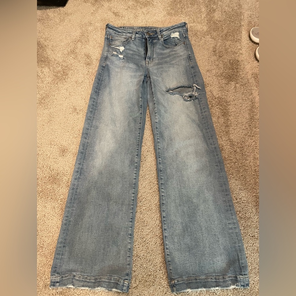 American Eagle Outfitters Light Blue Distressed Jeans Sz 6L